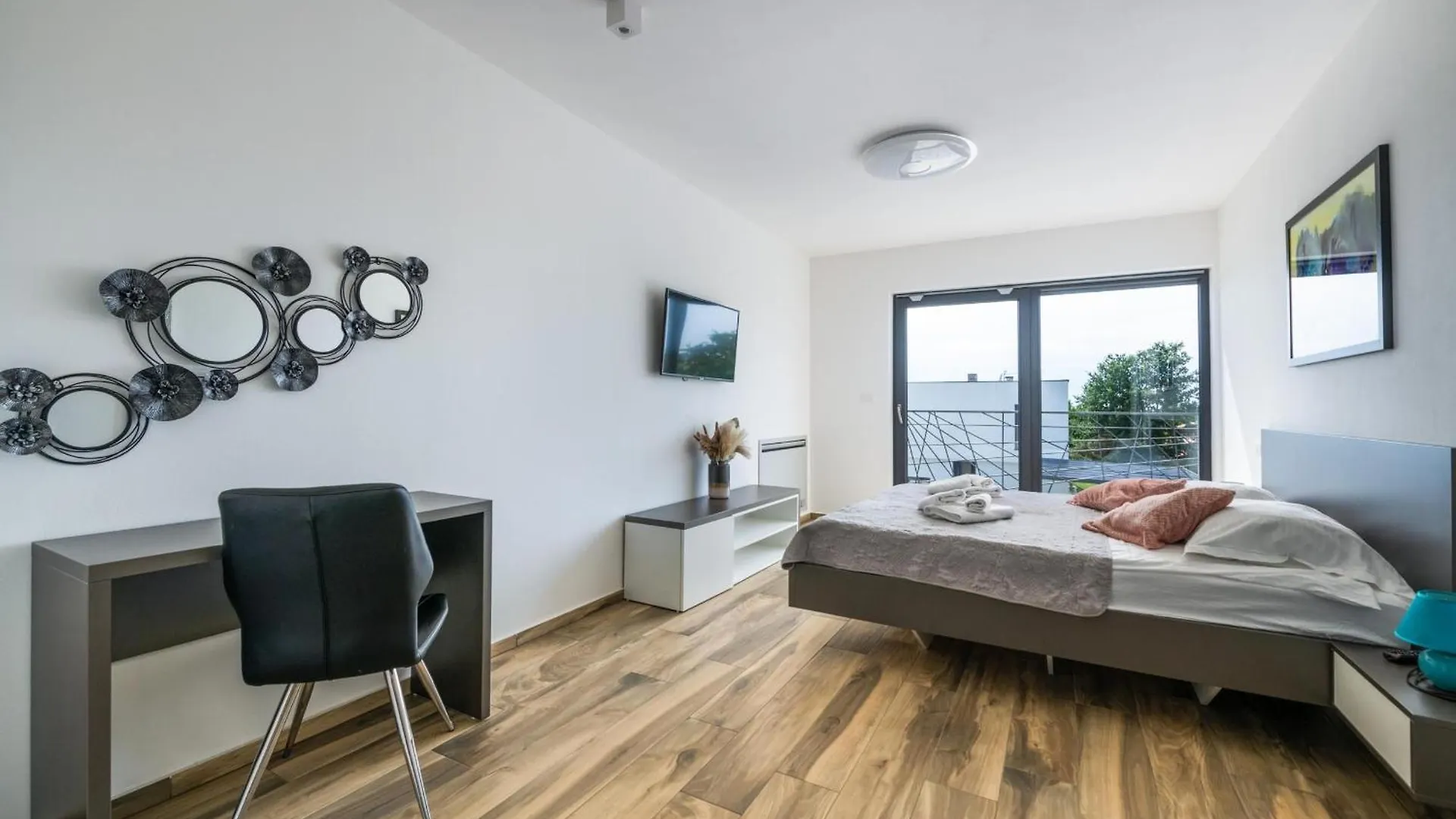Villa Emma Mit 5 Schlafzimmern Und Beheiztem Pool Juršići Kroatien