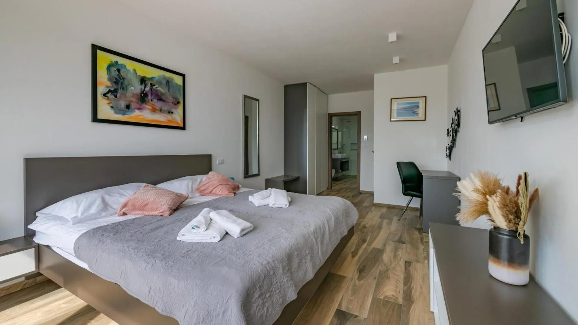 Ferienhaus Villa Emma Mit 5 Schlafzimmern Und Beheiztem Pool Juršići