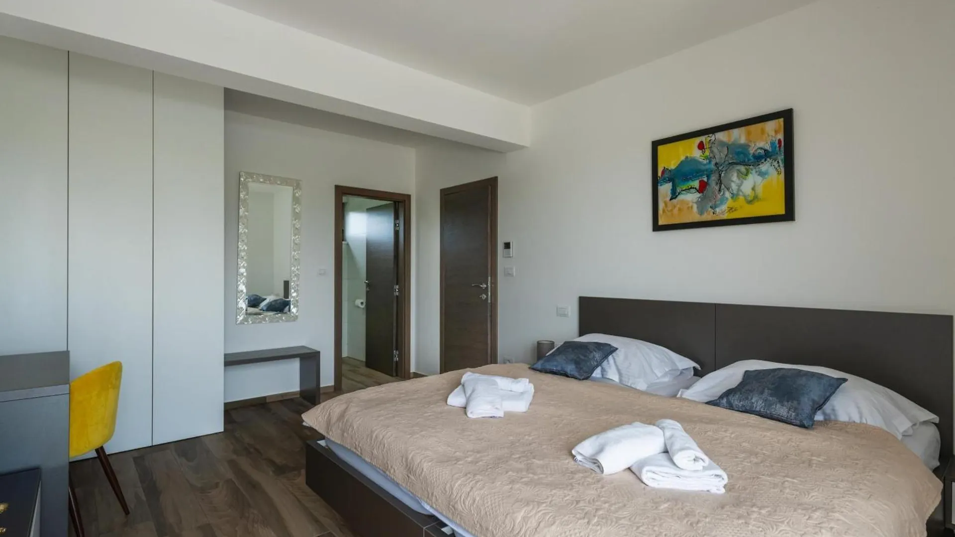 Villa Emma Mit 5 Schlafzimmern Und Beheiztem Pool Juršići Kroatien