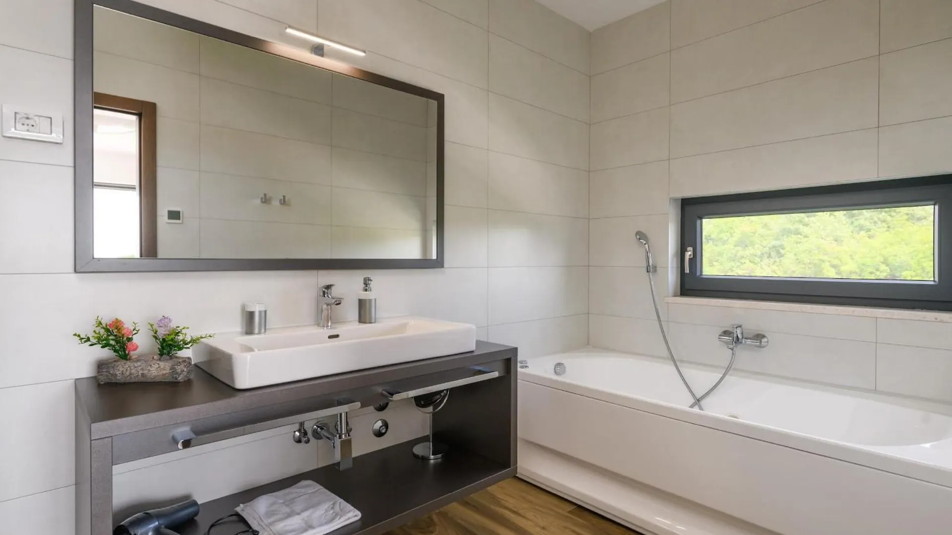 Ferienhaus Villa Emma Mit 5 Schlafzimmern Und Beheiztem Pool Juršići Kroatien