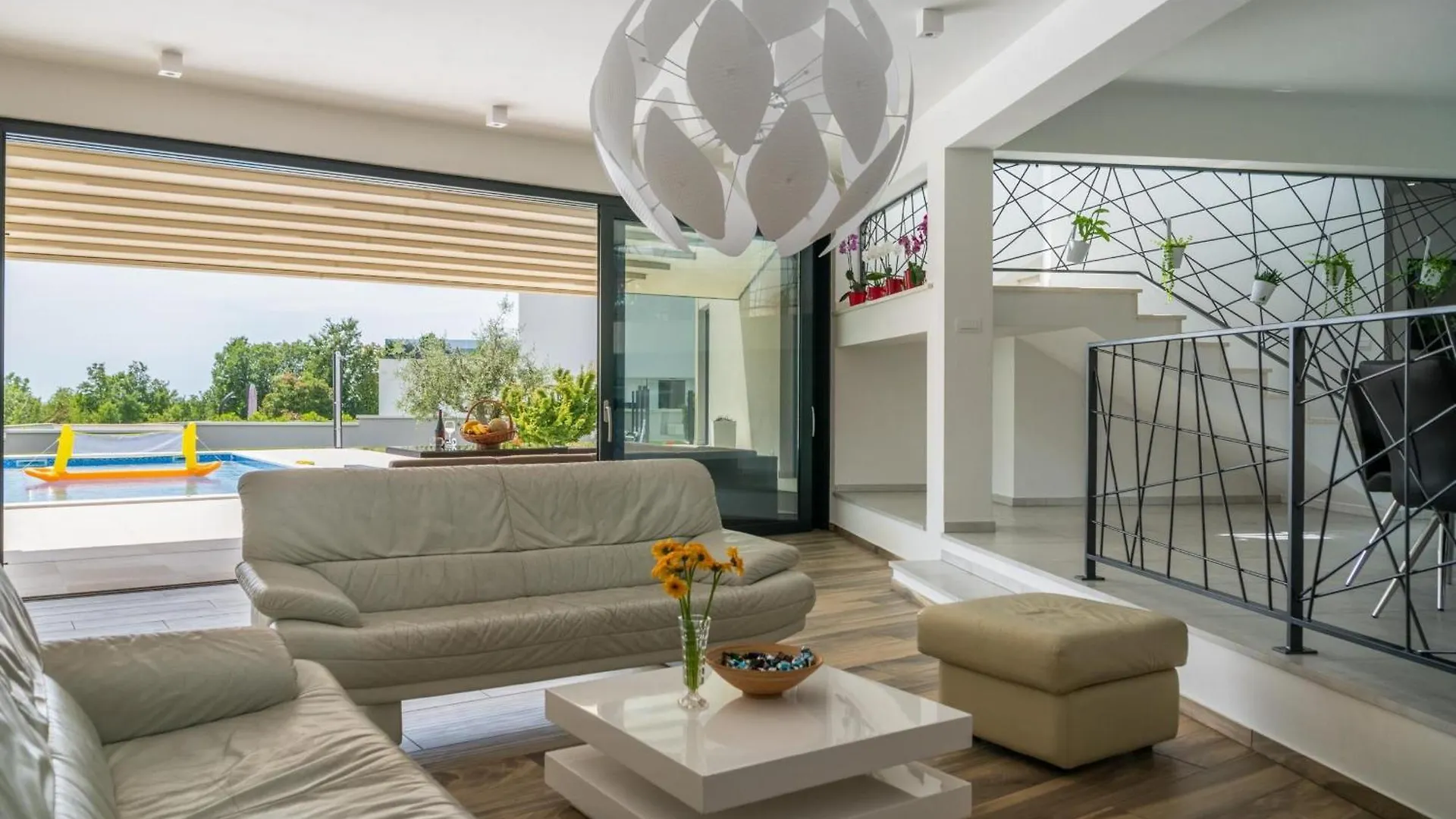 Villa Emma Mit 5 Schlafzimmern Und Beheiztem Pool Juršići